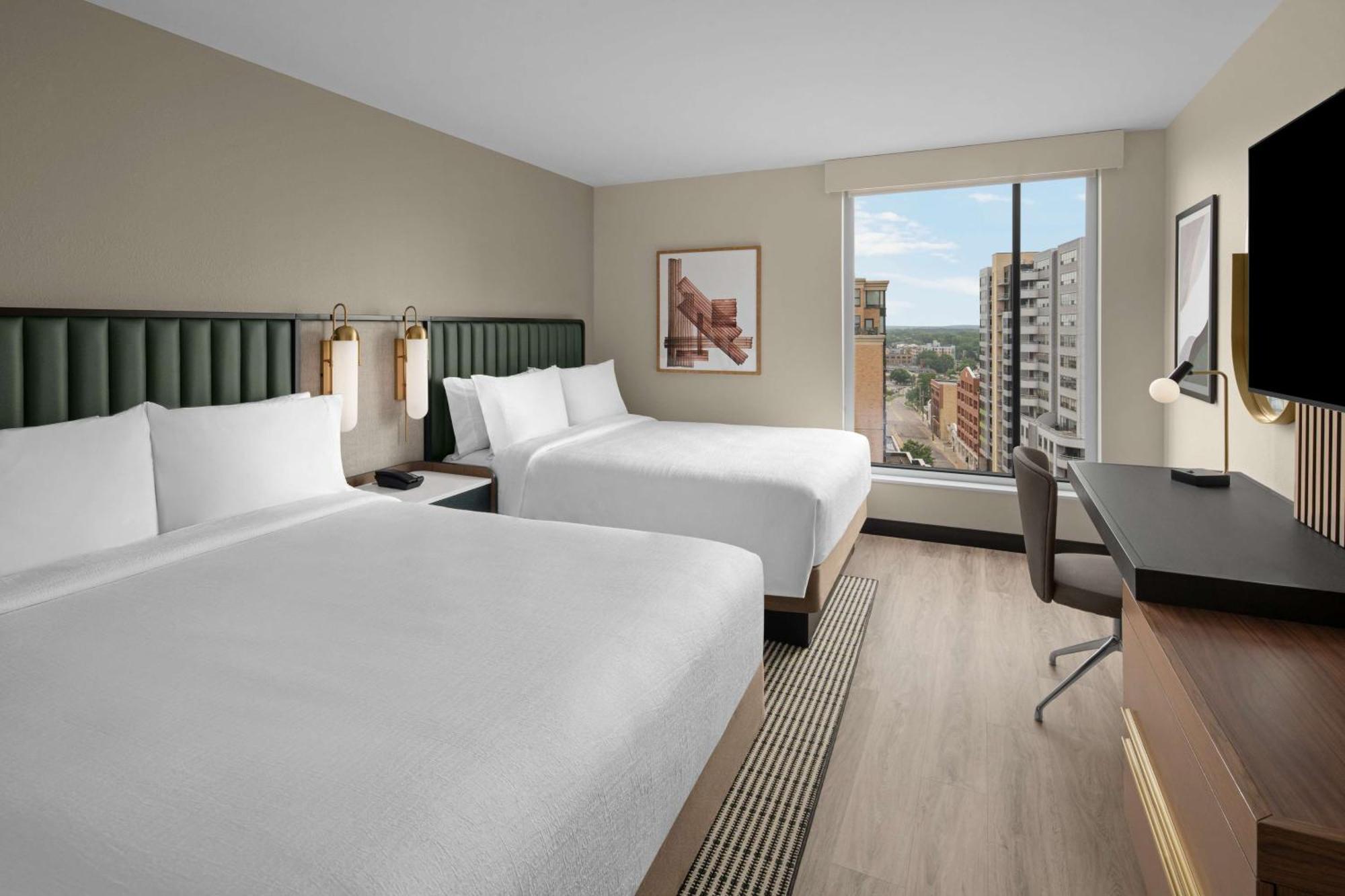 Embassy Suites By Hilton Madison Downtown Exterior foto